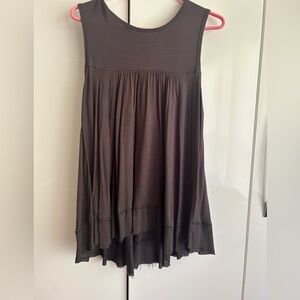 Women’s flowy tanktop